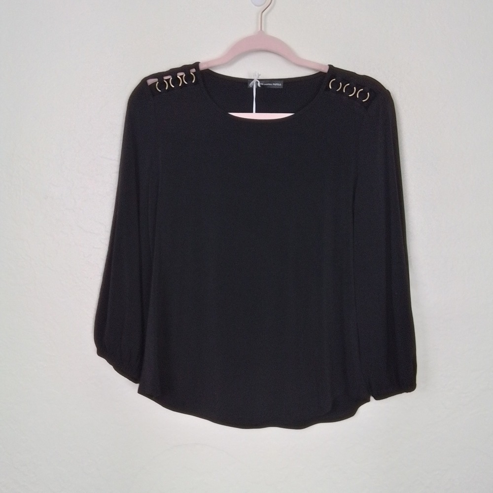 Adrianna Papell Black Blouse Small Gold Ring Shoulder 3/4 Sleeve‎ Sample Top
